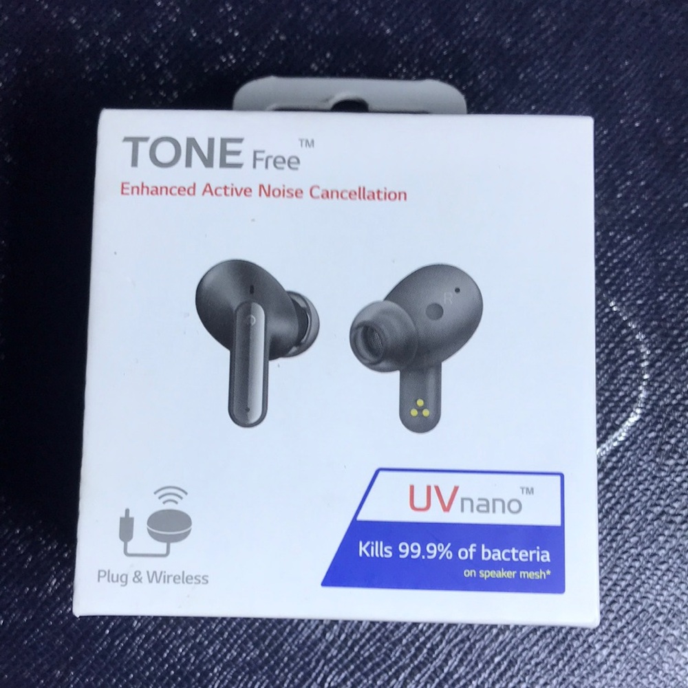 LG TONE Free Wireless Earbuds - Black - Picture 3 of 8